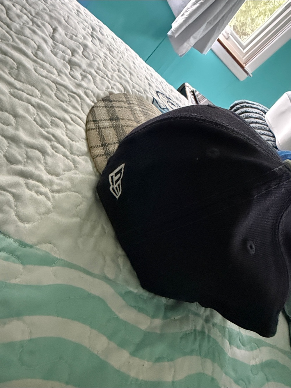 Hat lot, one size fits most - Picture 14 of 14